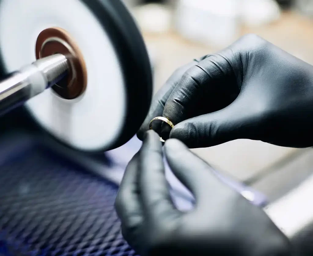How to polish a gold ring to high finish
